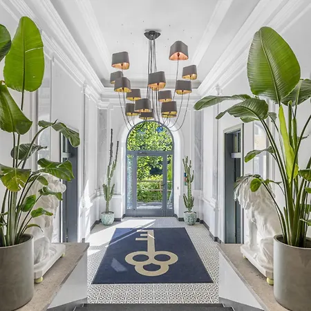 Residenz Boutique Апарт-отель 4*
